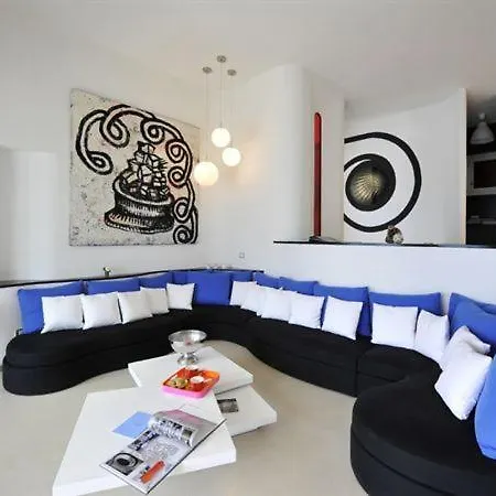 Sleeps 10 Pool Air Con