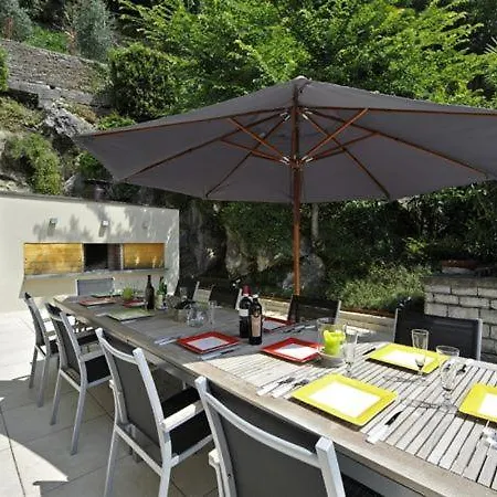 Sleeps 10 Pool Air Con Villa