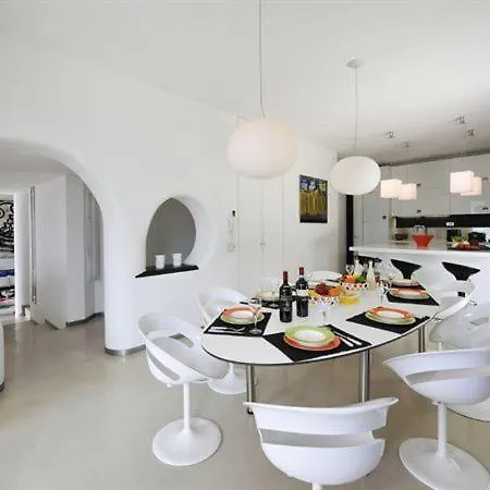 Sleeps 10 Pool Air Con Villa