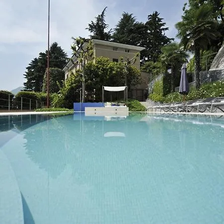别墅 Sleeps 10 Pool Air Con 莱诺